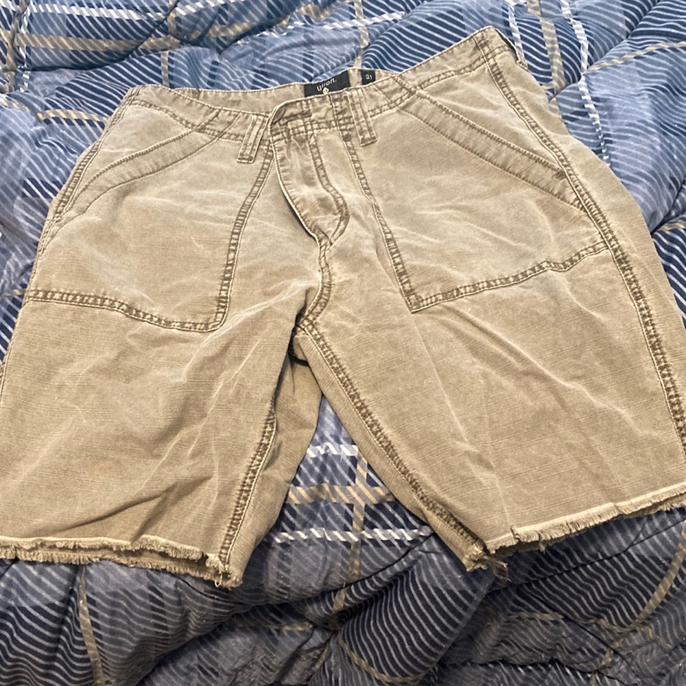 Union kaki shorts greenish size 31
